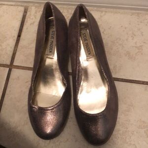 Steve Madden bronze sparkly shoes with low heels